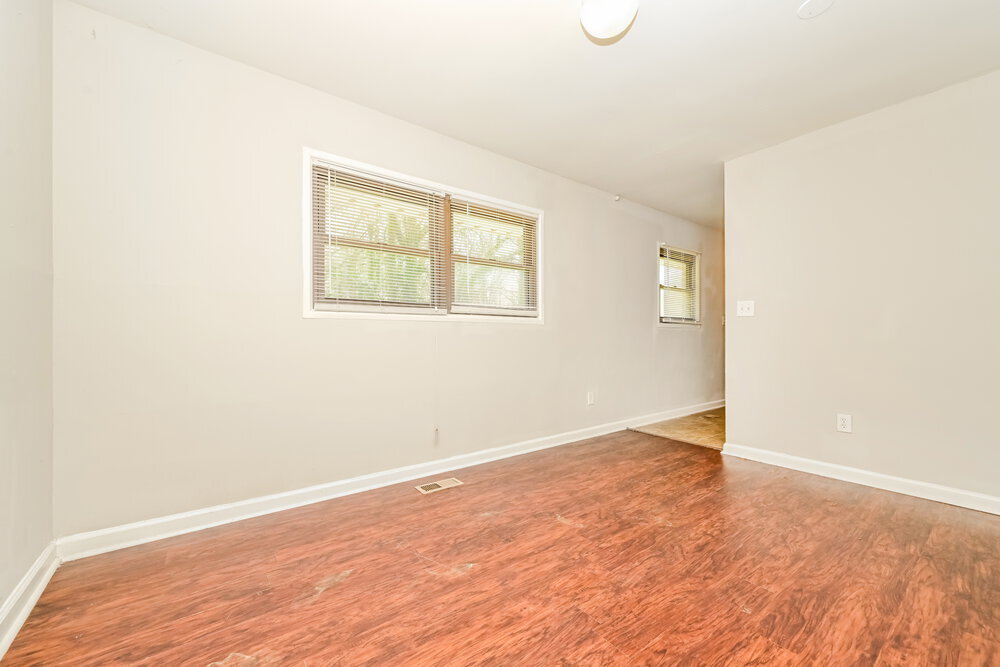 Building Photo - 263 Roxbury Dr