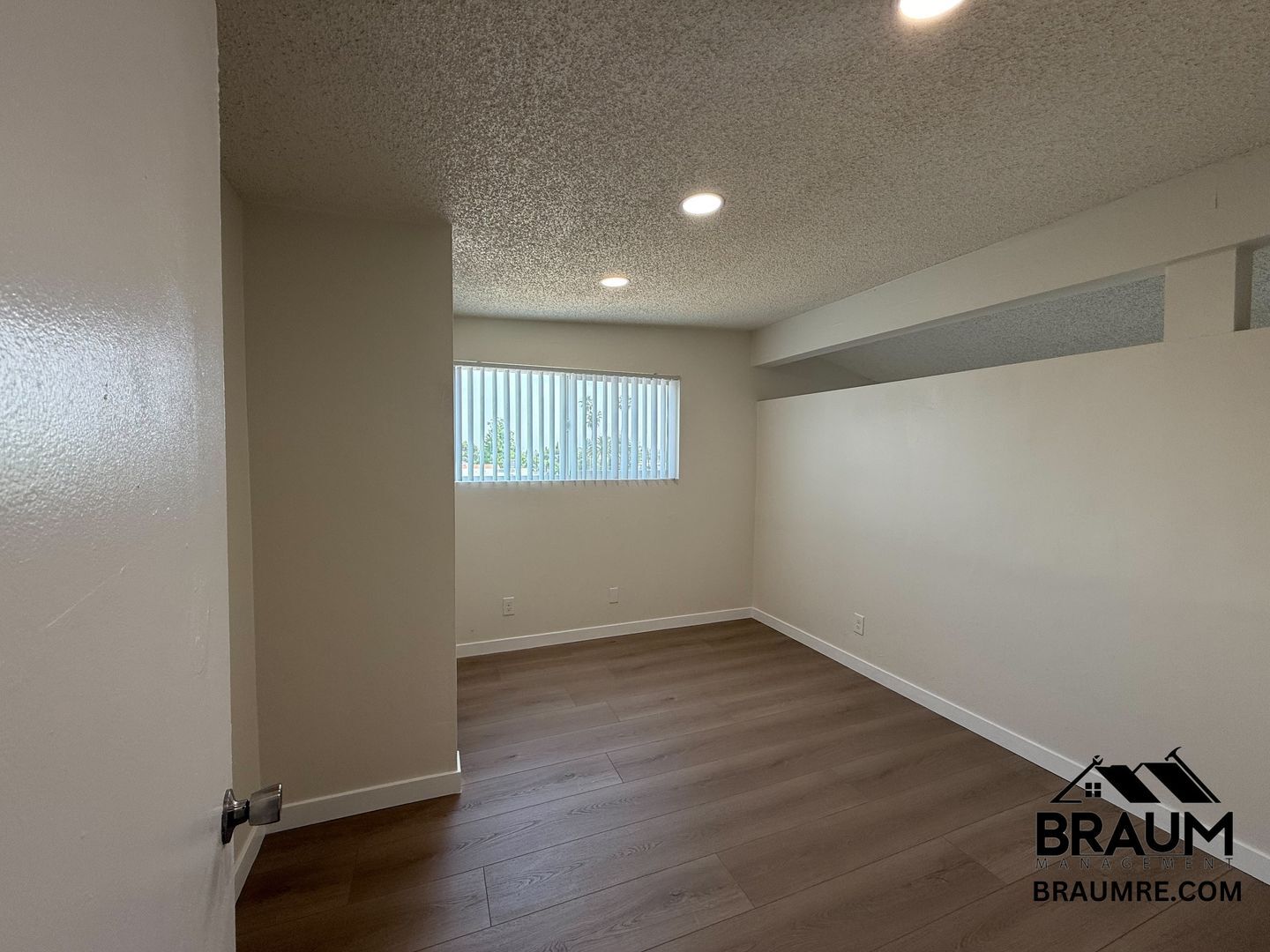 Building Photo - 13347 Victory Blvd