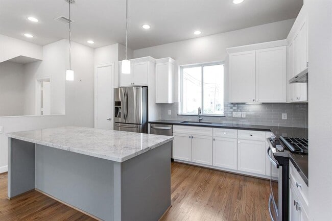Building Photo - 348 Eado Park Cir
