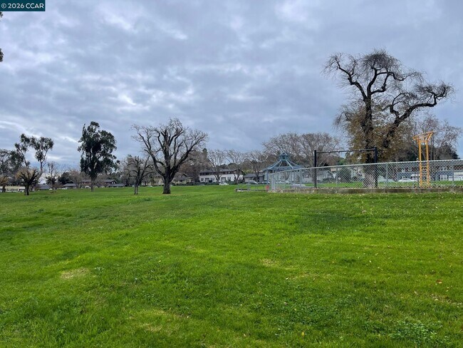 Building Photo - 25 Baldwin St