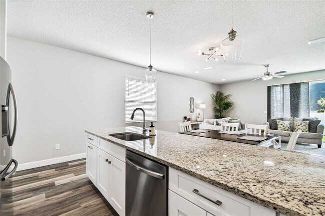 Building Photo - 3902 W Everett Ave