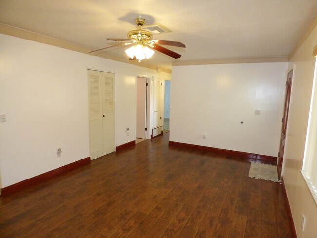 Building Photo - 1358 Arrow St