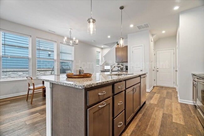 Building Photo - 9239 Hawley Dr