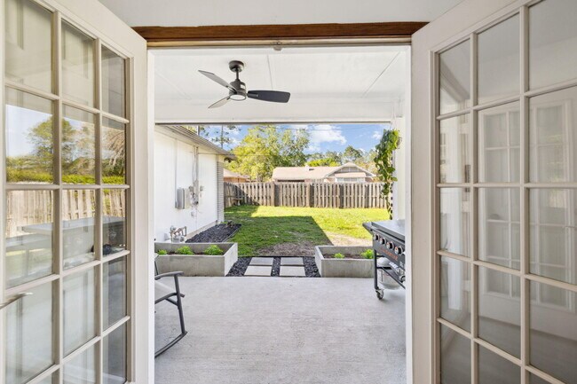 Building Photo - 1517 Kruse Dr