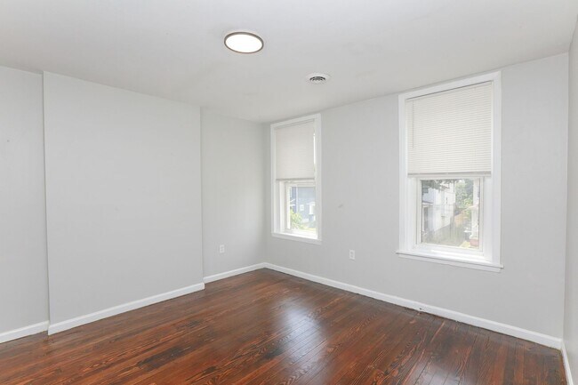 Building Photo - 422-424 W 30th Street