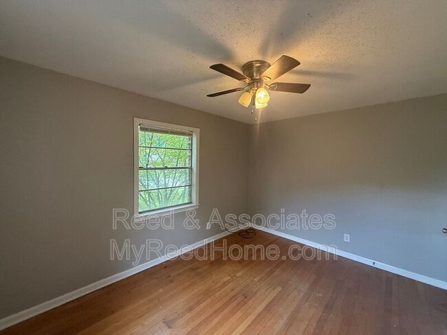 Building Photo - 4210 Kerwin Dr