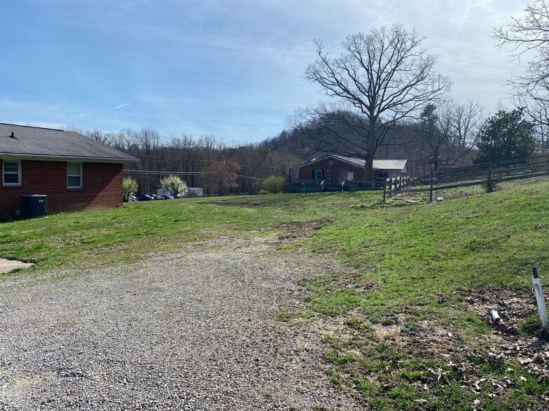 Building Photo - 1620 Neals Creek Rd