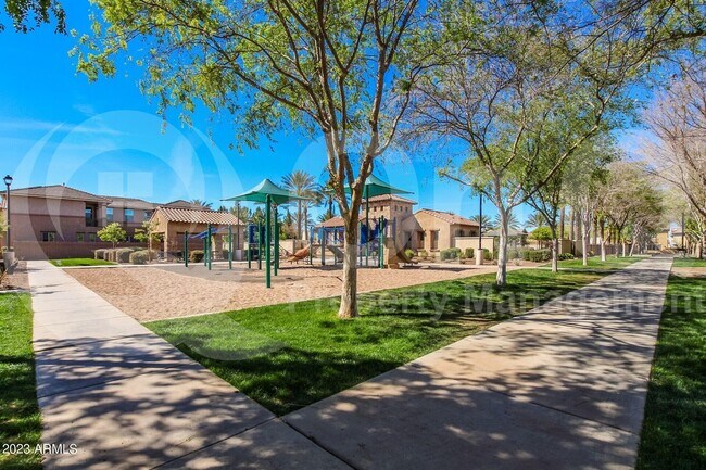 Building Photo - 1144 S Osborn Ln