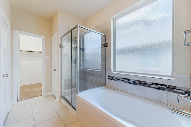 Building Photo - 4713 Lake Cove Way