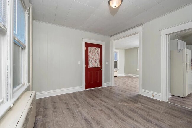 Building Photo - 857 7th Ave