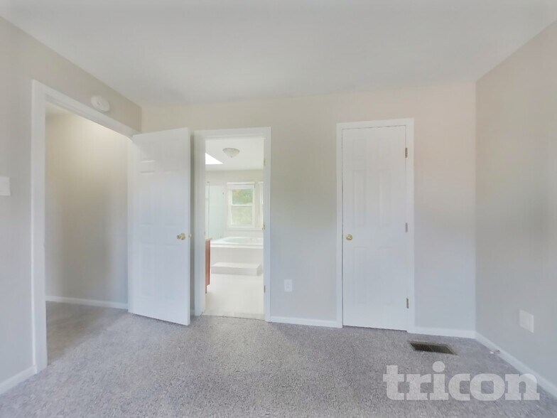 Building Photo - 8609 Undermire Ct