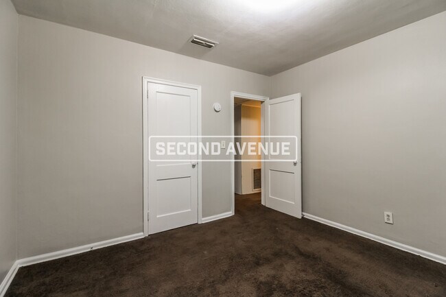 Building Photo - 1028 Bunker Hill Blvd