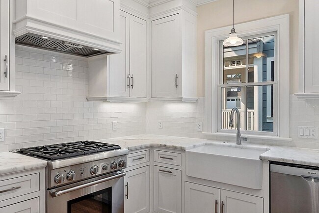 Building Photo - 1 Saw Mill Cir