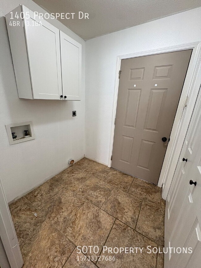 Building Photo - 1405 Prospect Dr