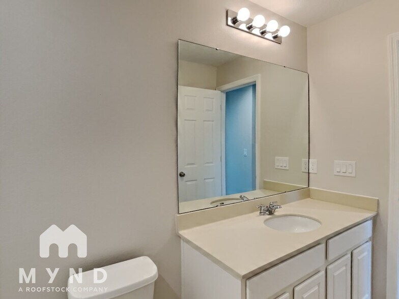 Building Photo - 3740 Salem Meadows Dr