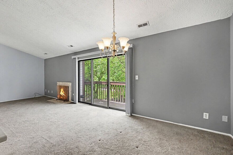 Building Photo - 24225 Evergreen Rd