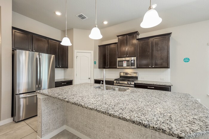 Building Photo - 13312 Canyon Mdw