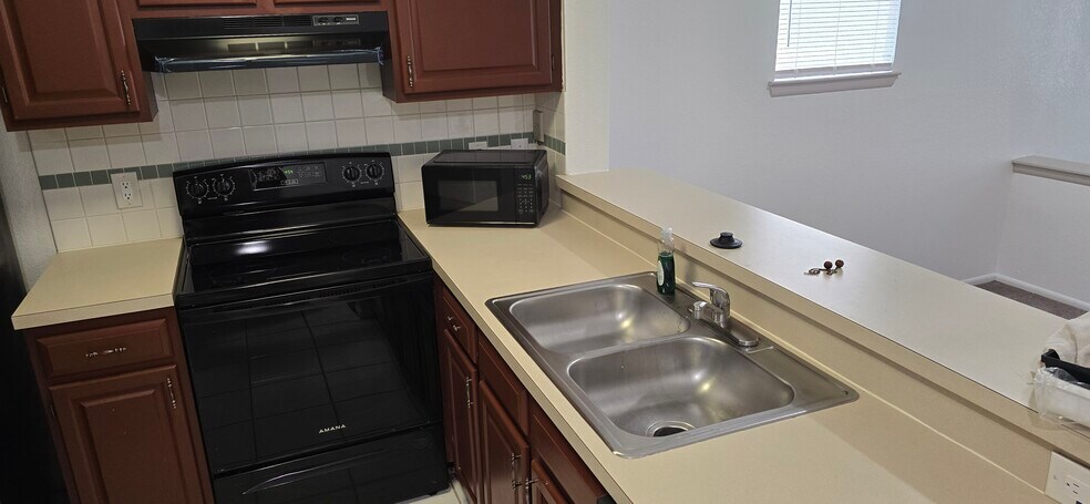 Building Photo - 1825 Palm Cove Blvd