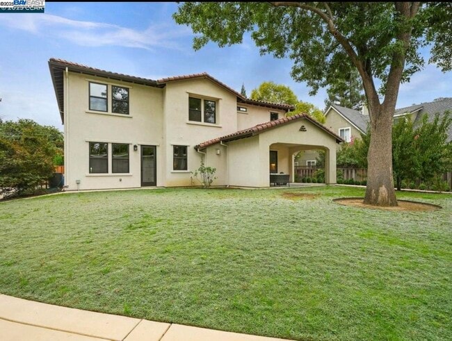 Building Photo - 1588 Alamo Way