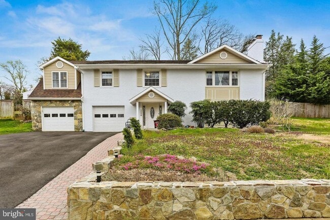 Primary Photo - 7029 Old Dominion Dr