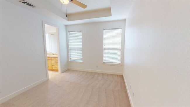 Building Photo - 3718 Dorothy Ave