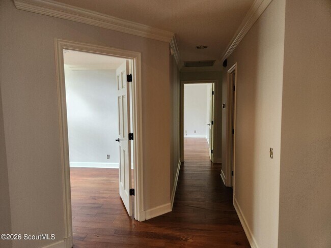 Building Photo - 103 Mews Cir