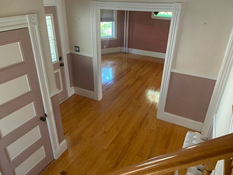 Building Photo - 14 Jaques St