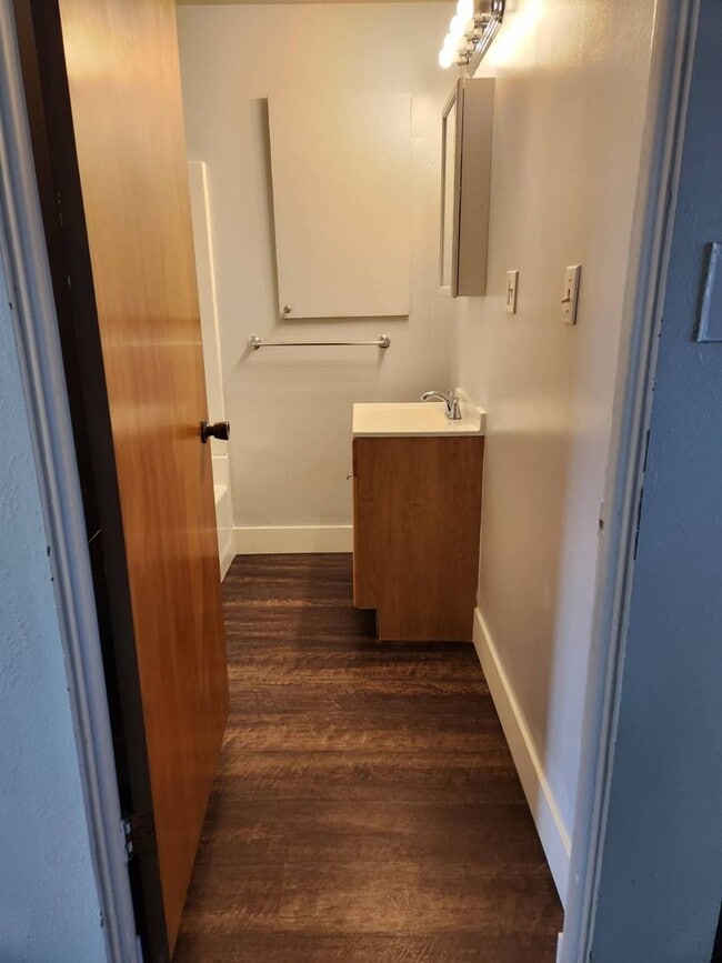 Building Photo - 6344 Eastside Hwy