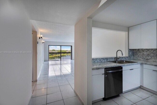 Building Photo - 10290 NW 9th St Cir