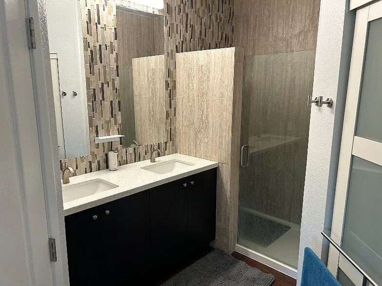 Building Photo - 7712 Himalayas Ave