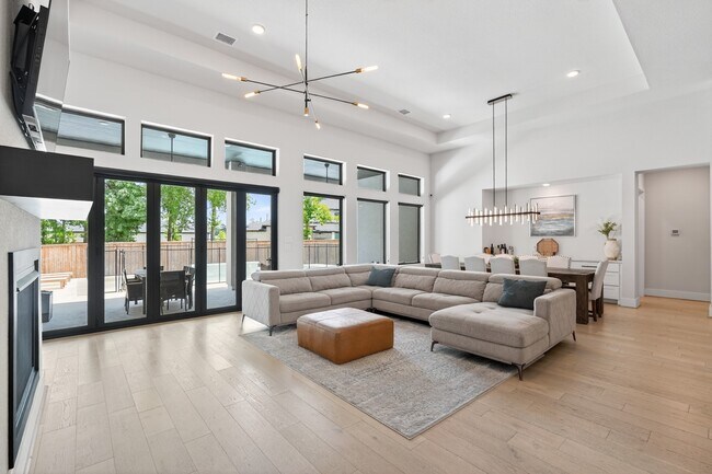 Building Photo - 10561 Lake Palmetto Dr