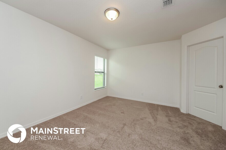 Building Photo - 1463 Swan Lake Cir