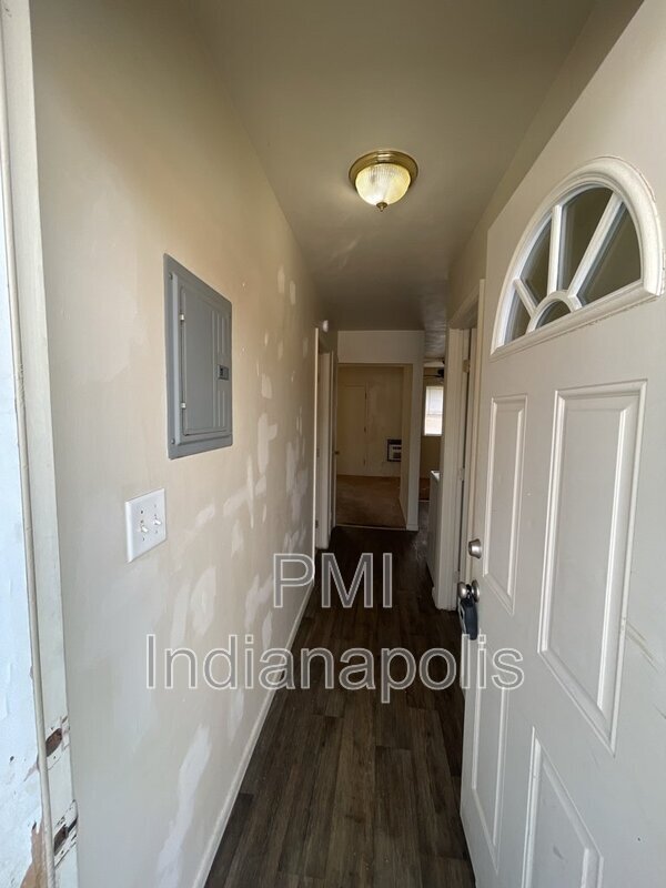 Building Photo - 122 W William Dr