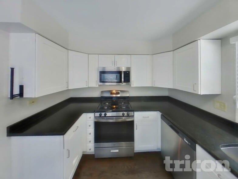 Building Photo - 155 Ramblewood Ln