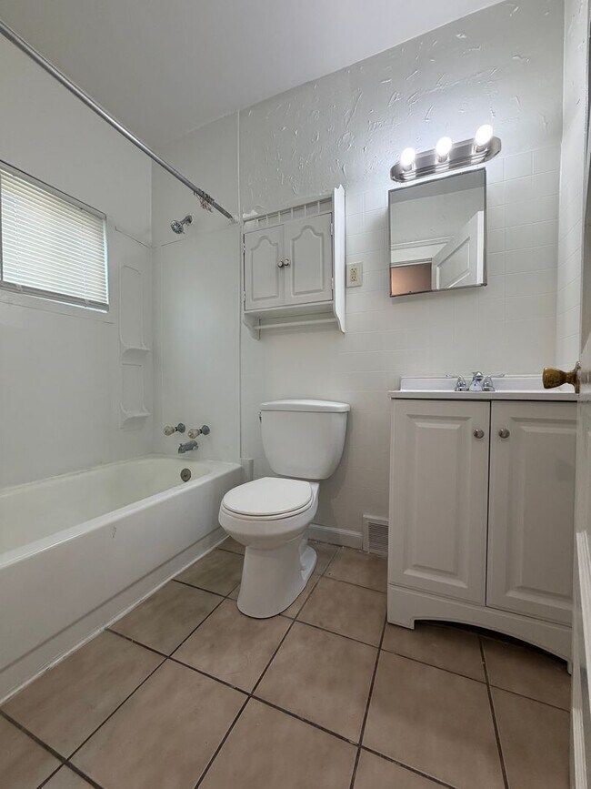 Building Photo - 3543 W 50th St