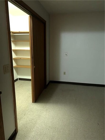 Building Photo - 4 Peeptoad Rd