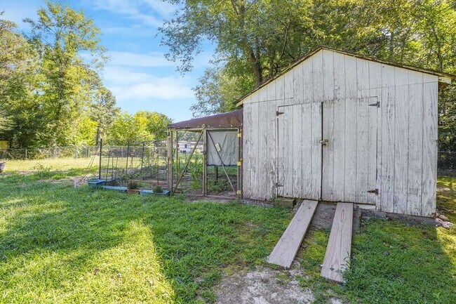 Building Photo - 8170 Linda Ln