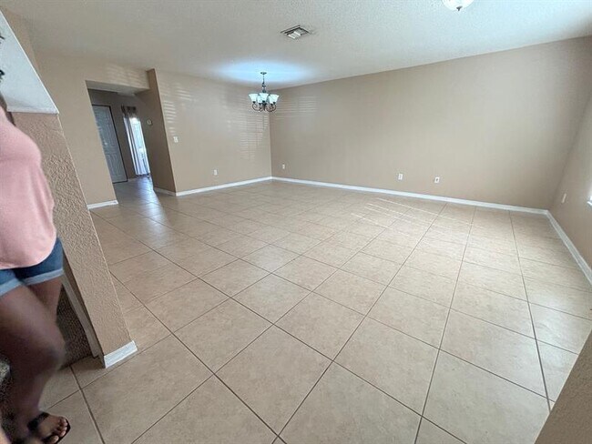 Building Photo - 5925 Manchester Way