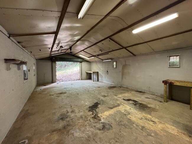 Building Photo - Private 3/2.5 Home with bonus room- $1,895