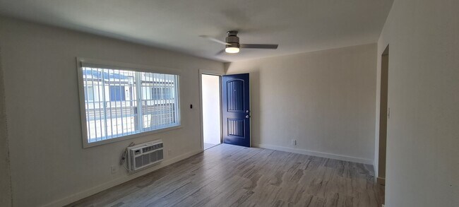 Building Photo - Newly Remodeled 1 Bedroom / Call or text O...