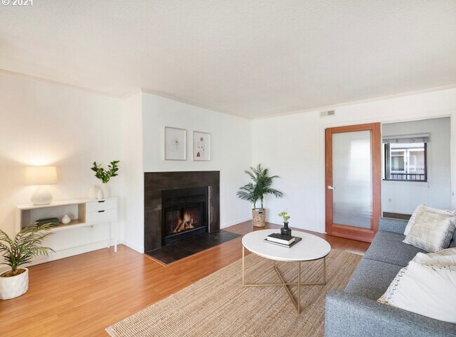 Building Photo - 6600 SE Division St