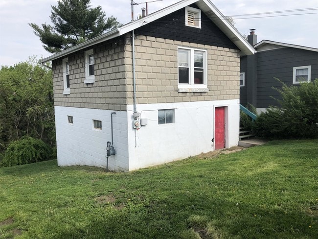 Building Photo - 102 Lauren Ave