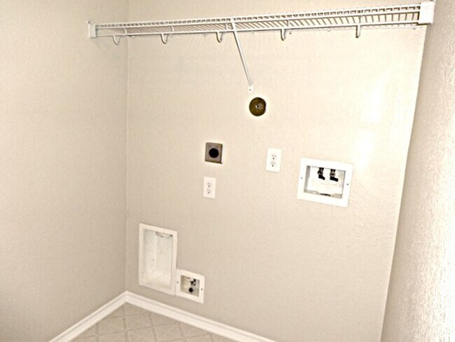 Building Photo - 9510 Narnia Springs Ct