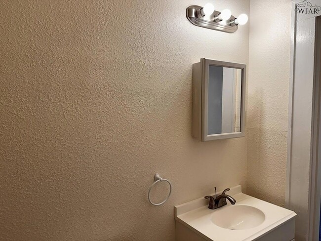 Building Photo - 2007 10th St