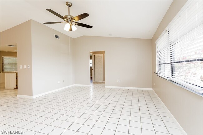 Building Photo - 3802 SW 7th Ave