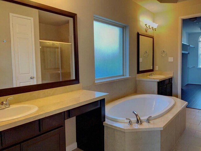 Building Photo - 20111 Ivory Valley Ln