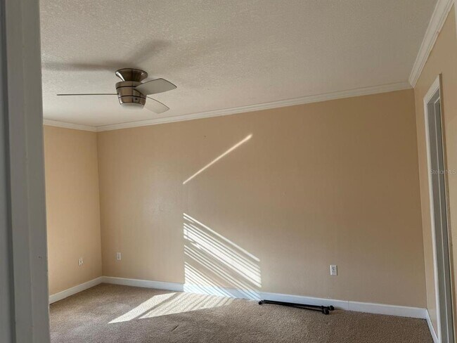 Building Photo - 3208 Fairfield Dr