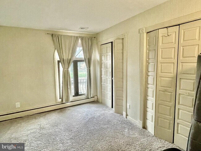 Building Photo - 301 Browning Ln
