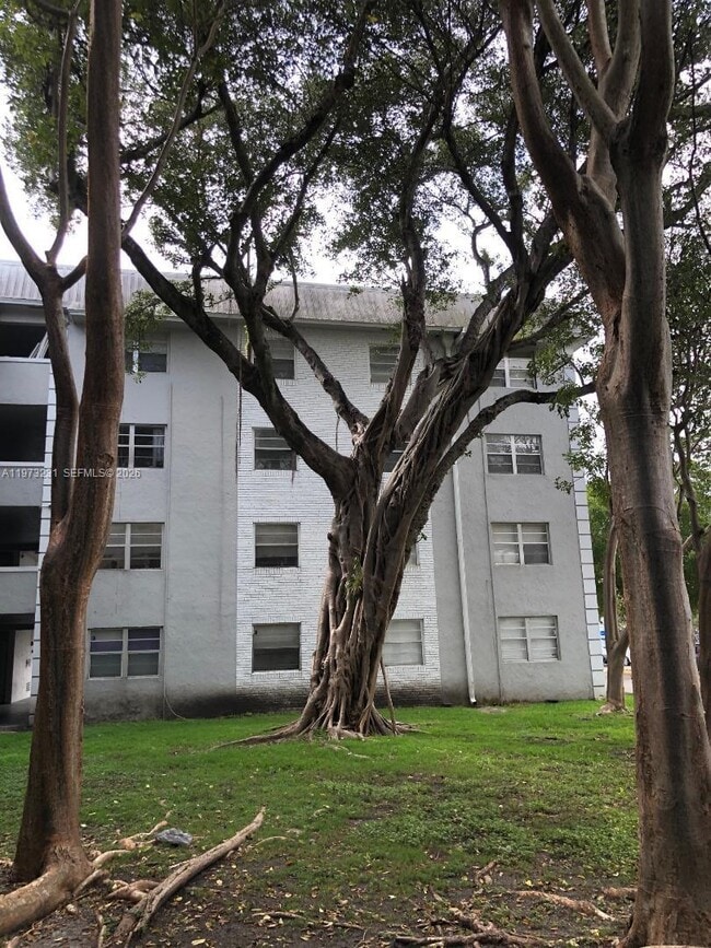 Building Photo - 17255 SW 95th Ave