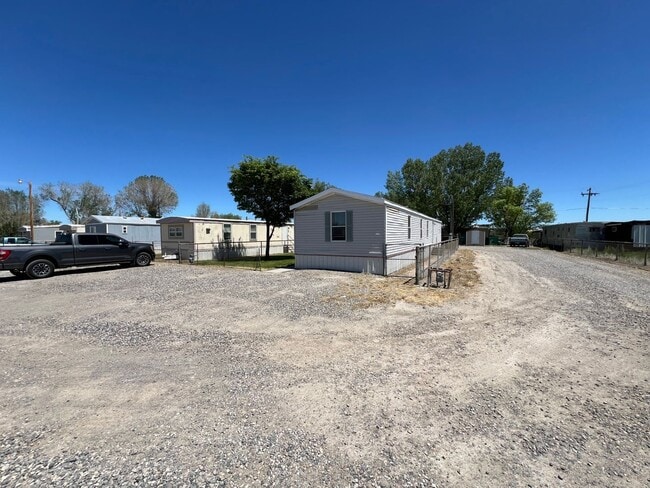 Building Photo - 3 Bed 2 Bath Updated Mobile Home w/ Fenced...